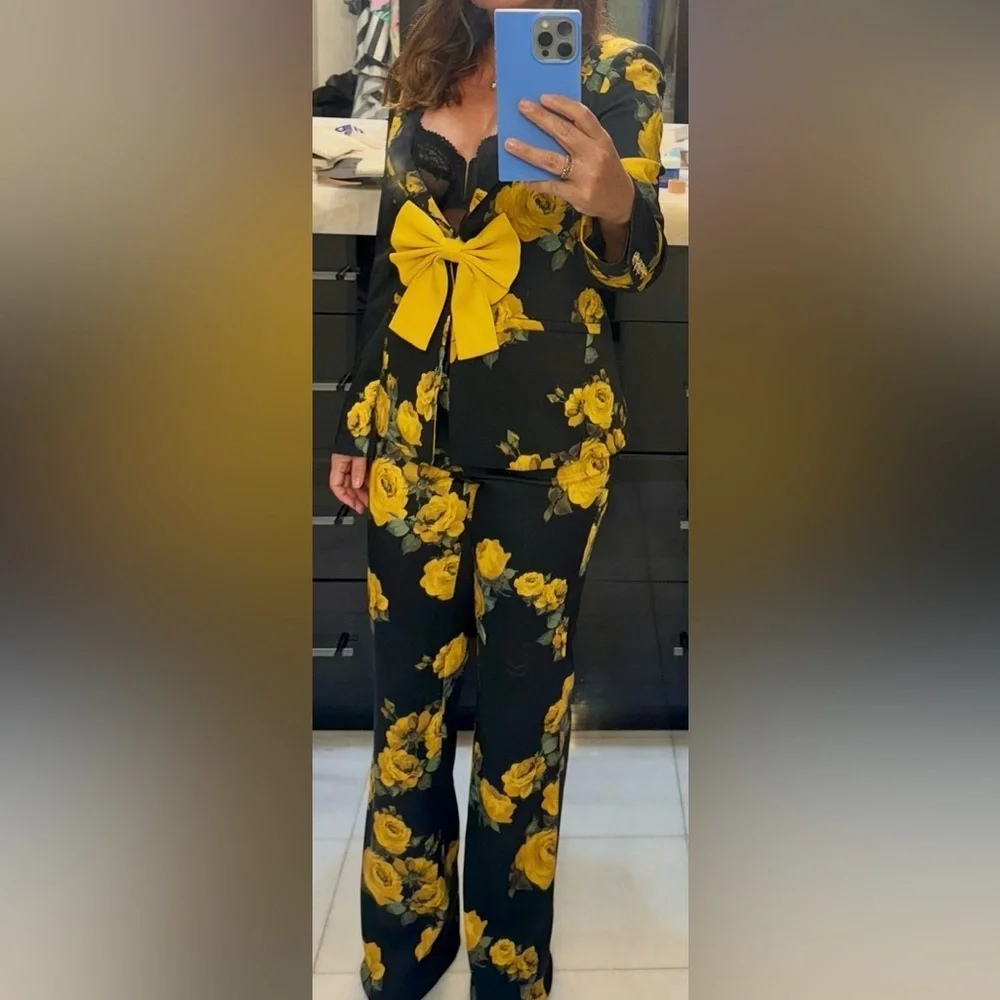 Alice + Olivia Black and Yellow Floral Pants - Picture 7 of 8
